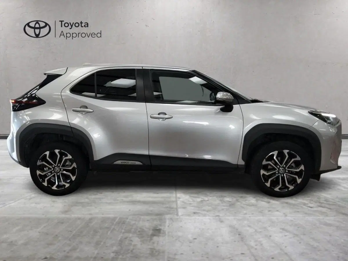 Toyota Yaris Cross usata a Roma (4)