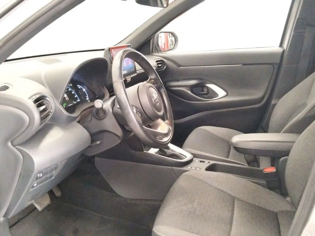 Toyota Yaris Cross usata a Roma (7)