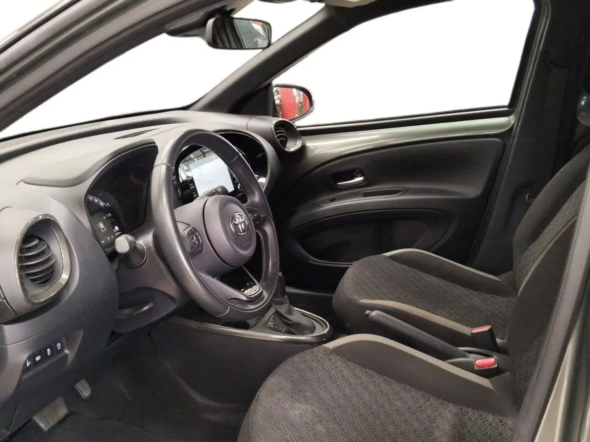 Toyota Aygo X usata a Roma (7)