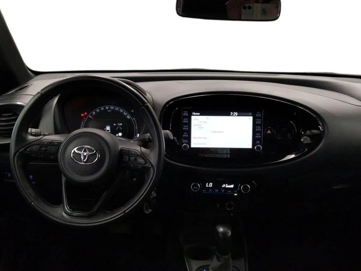 Toyota Aygo X usata a Roma (8)