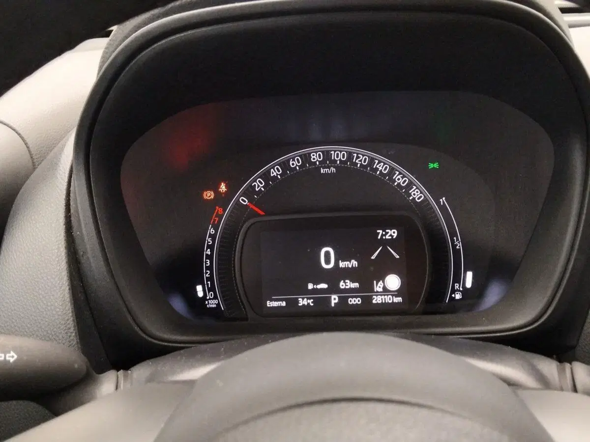 Toyota Aygo X usata a Roma (9)