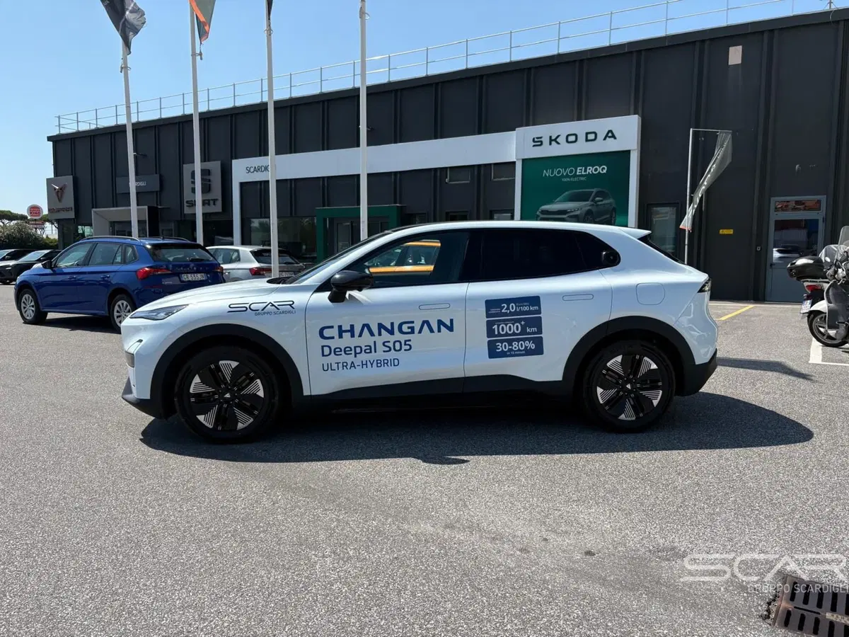 Changan Deepal S05 nuova a Livorno (2)