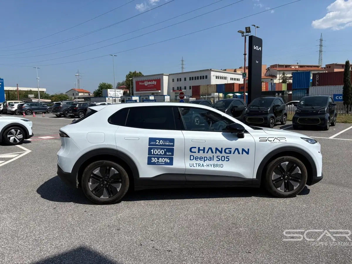 Changan Deepal S05 nuova a Livorno (6)