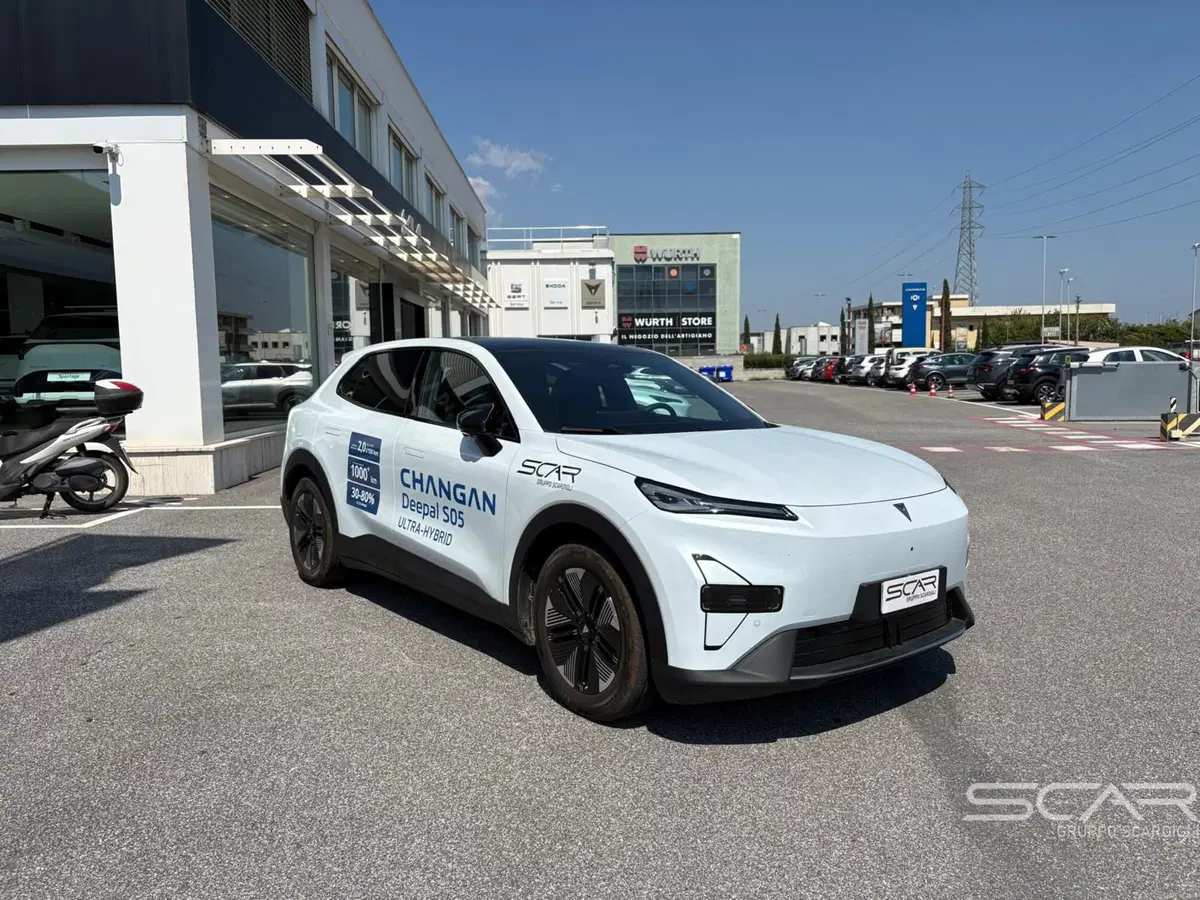 Changan Deepal S05 nuova a Livorno (7)
