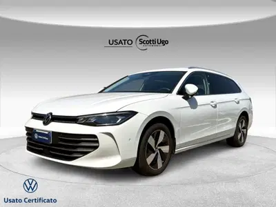 Volkswagen Passat 2.0 tdi scr Passat 122cv dsg del 2024 usata a Cascina