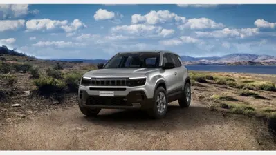 Jeep Avenger 1.2 turbo e-hybrid mhev Upland 4xe 145cv edct6 nuova a Rosignano Marittimo