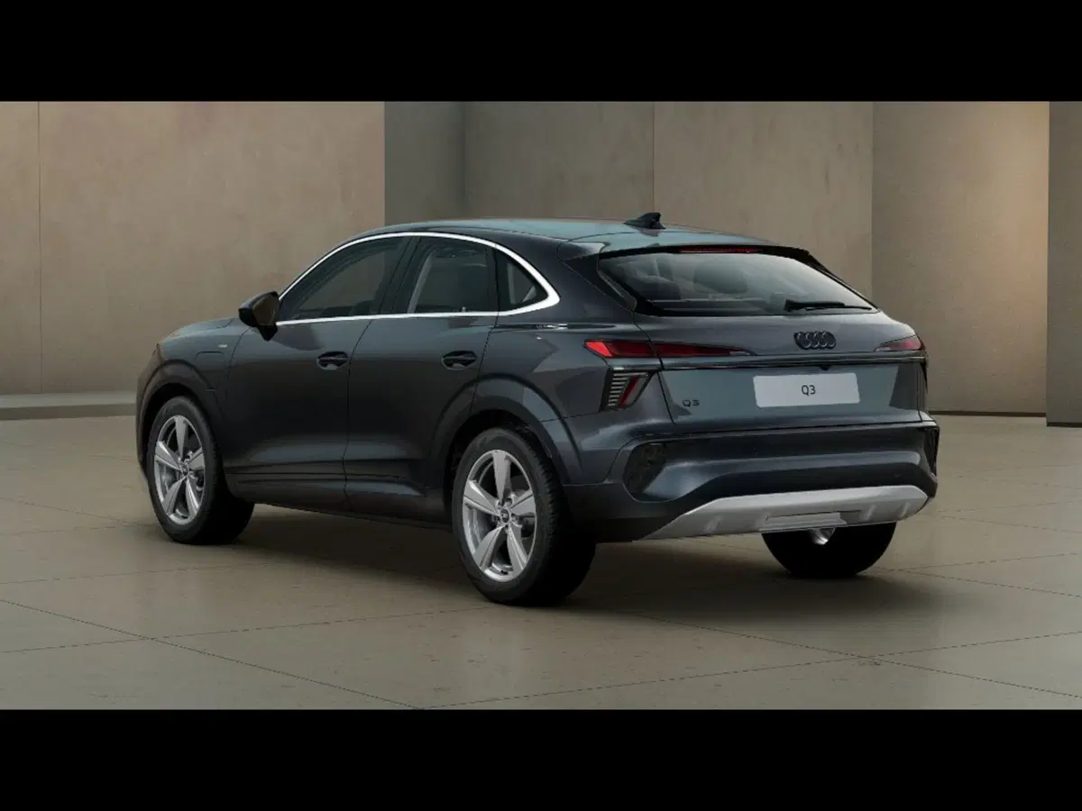 Audi Q3 Sportback nuova a Firenze (3)