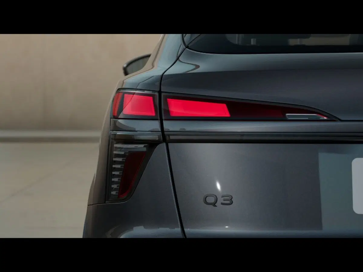 Audi Q3 Sportback nuova a Firenze (7)