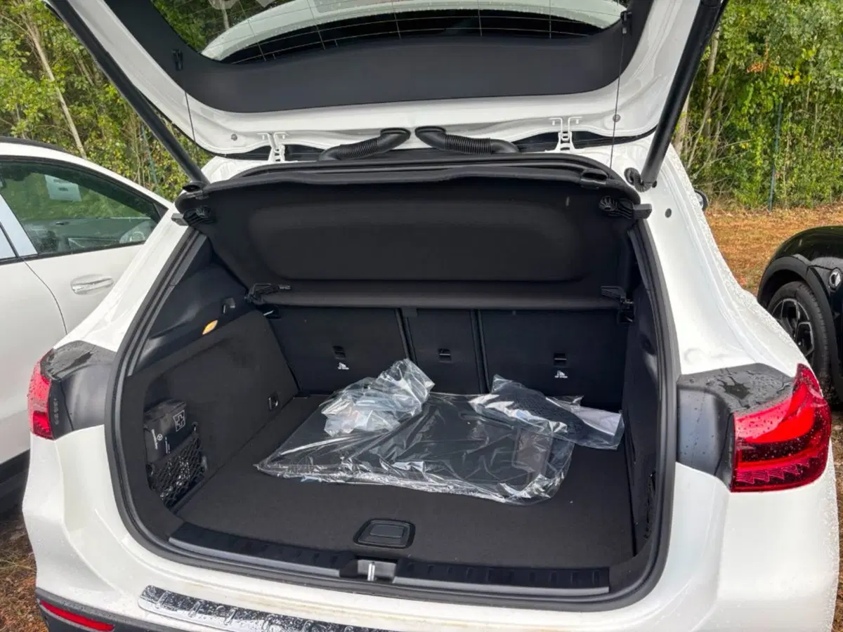 Mercedes-Benz GLA SUV nuova a Siena (12)