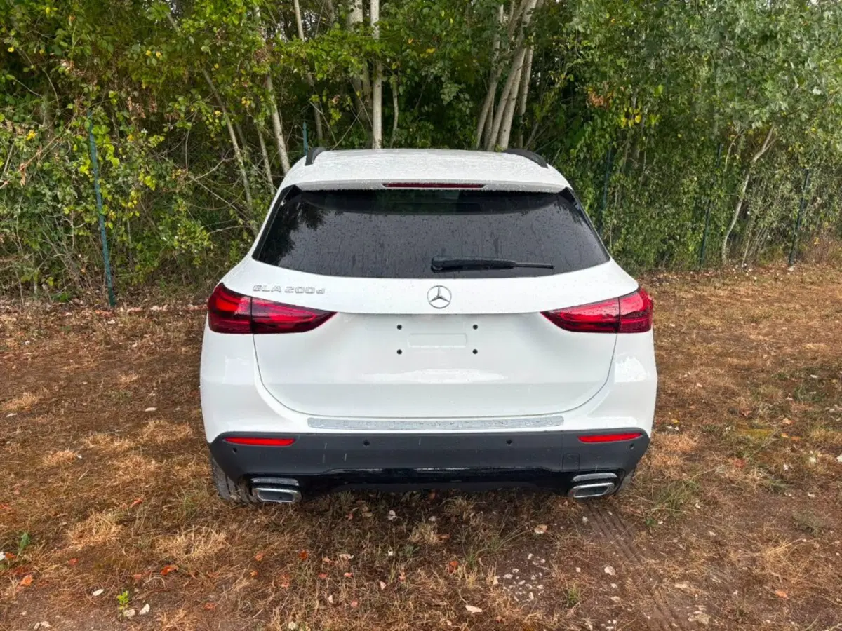Mercedes-Benz GLA SUV nuova a Siena (2)