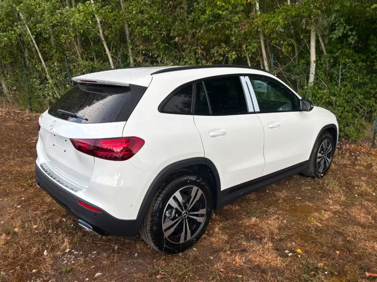 Mercedes-Benz GLA SUV nuova a Siena (5)