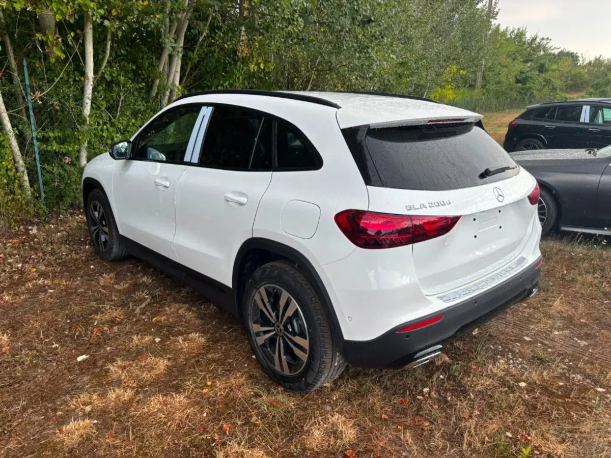 Mercedes-Benz GLA SUV nuova a Siena (6)