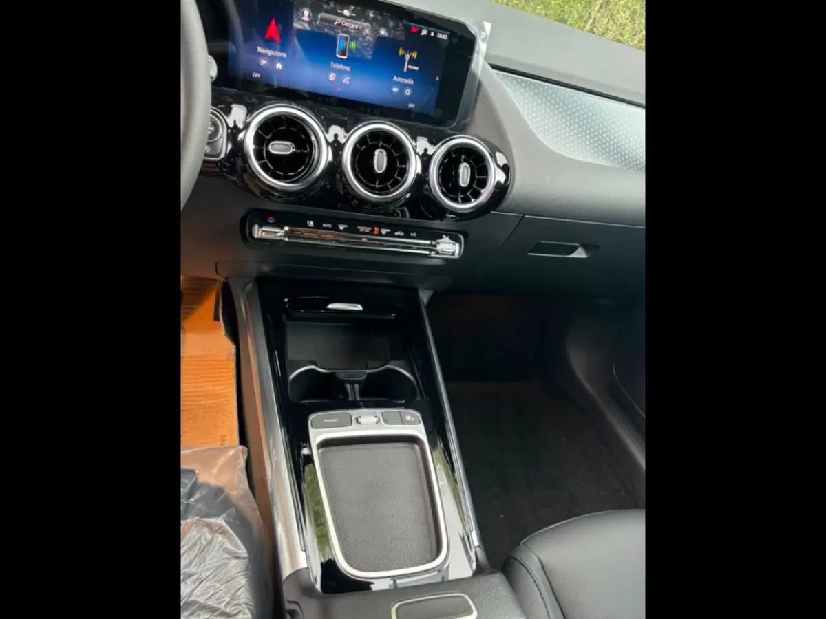 Mercedes-Benz GLA SUV nuova a Siena (8)