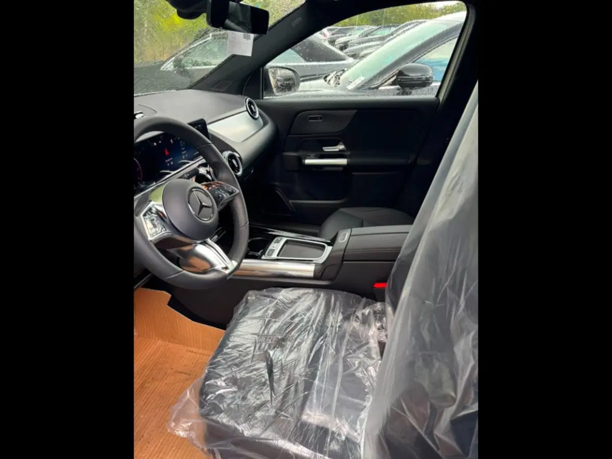 Mercedes-Benz GLA SUV nuova a Siena (9)