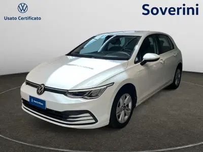 Volkswagen Golf 1.0 eTSI EVO DSG Life del 2022 usata a Bologna