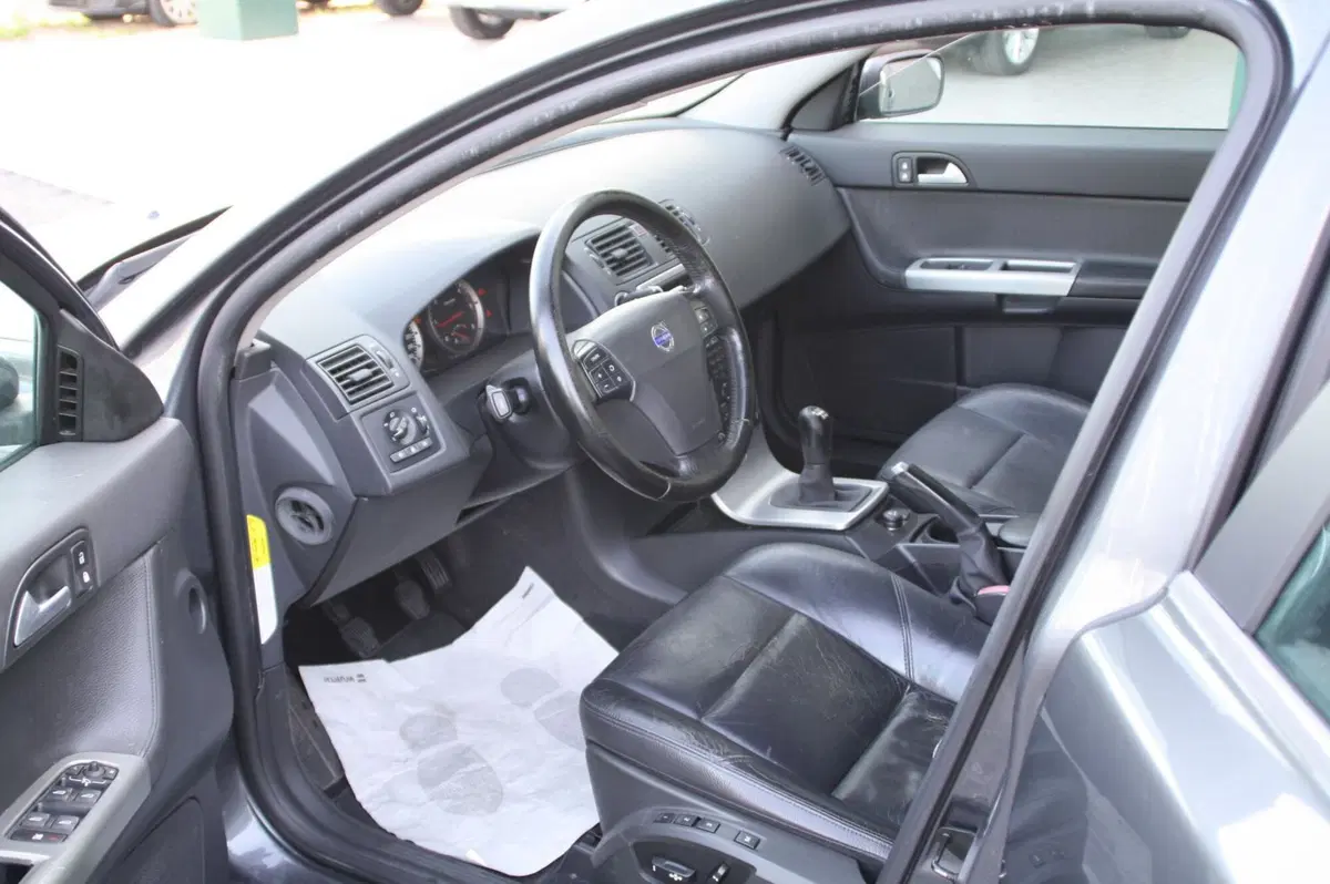 Volvo V50 usata a Pordenone (8)