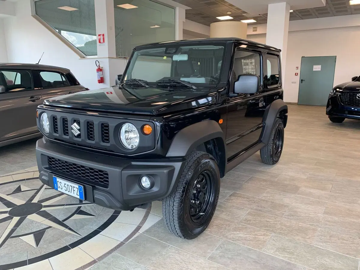 Suzuki Jimny usata a Latina