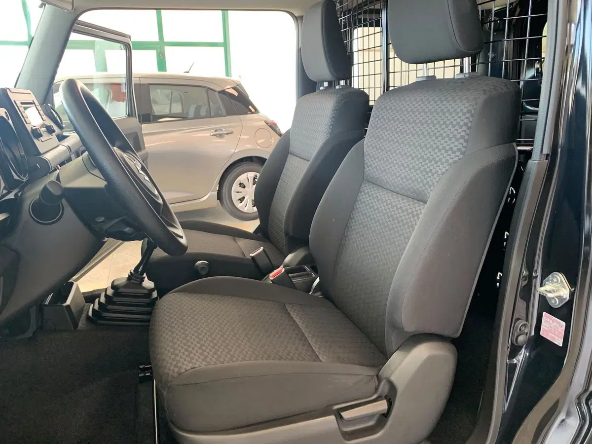 Suzuki Jimny usata a Latina (10)