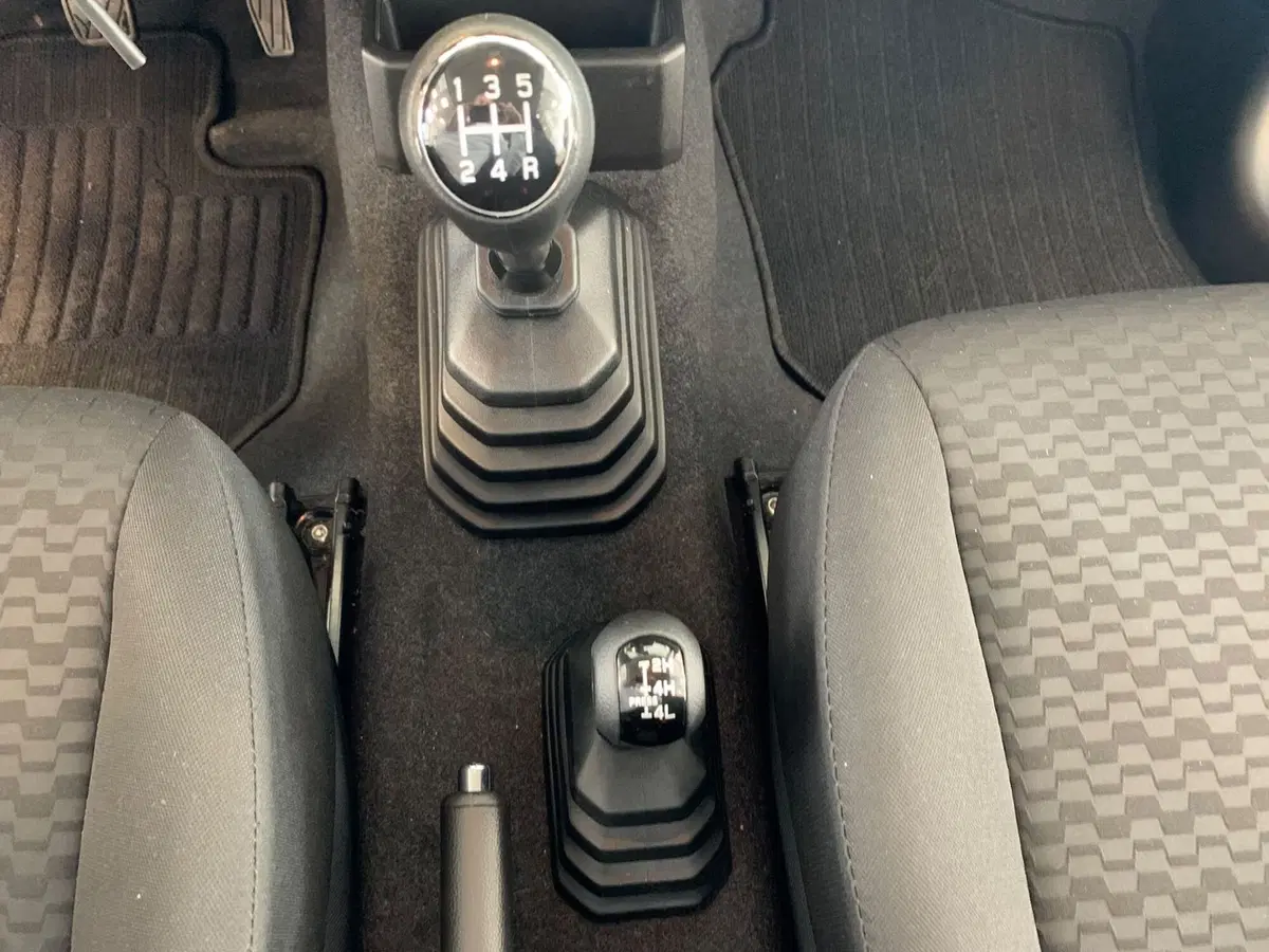 Suzuki Jimny usata a Latina (16)