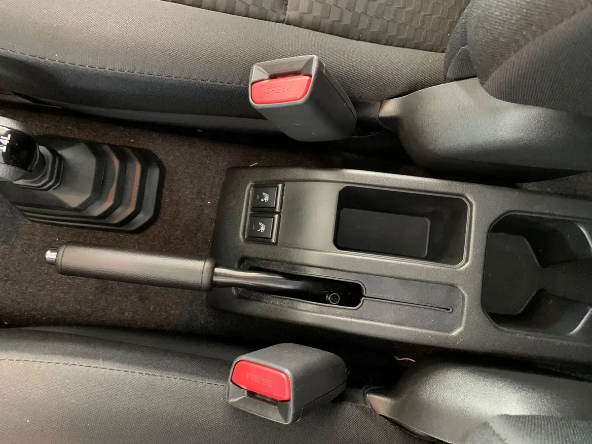Suzuki Jimny usata a Latina (17)