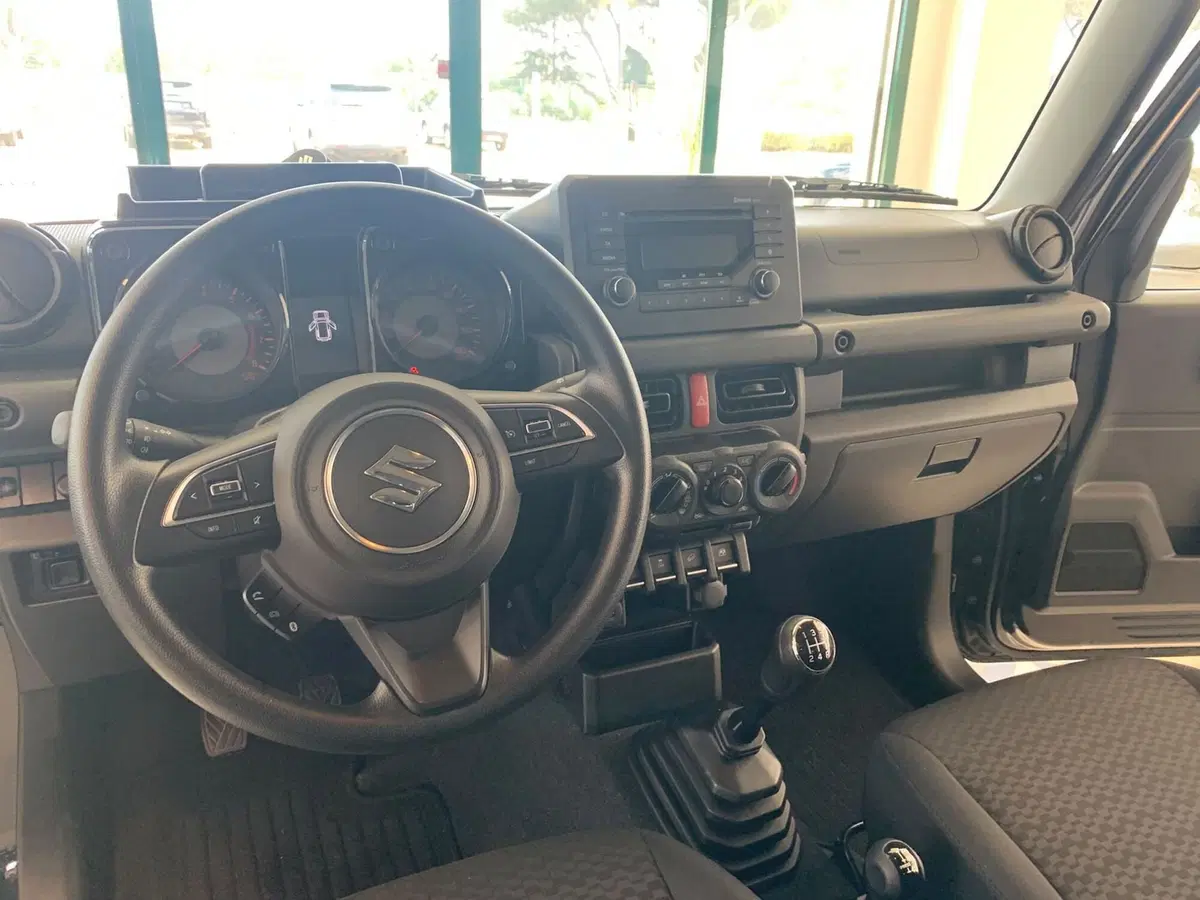 Suzuki Jimny usata a Latina (18)