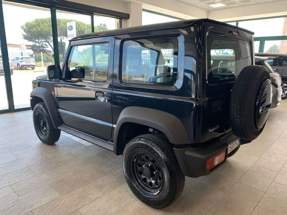 Suzuki Jimny usata a Latina (2)