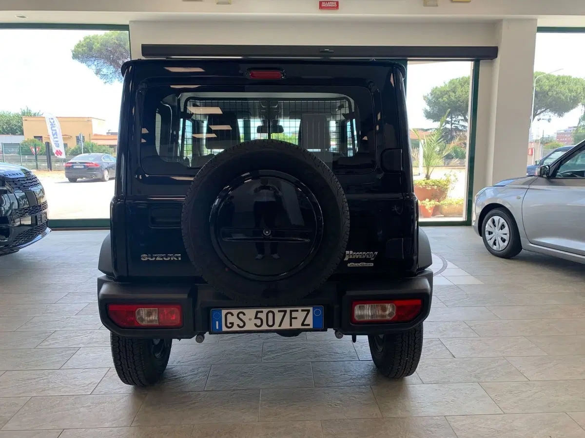 Suzuki Jimny usata a Latina (3)