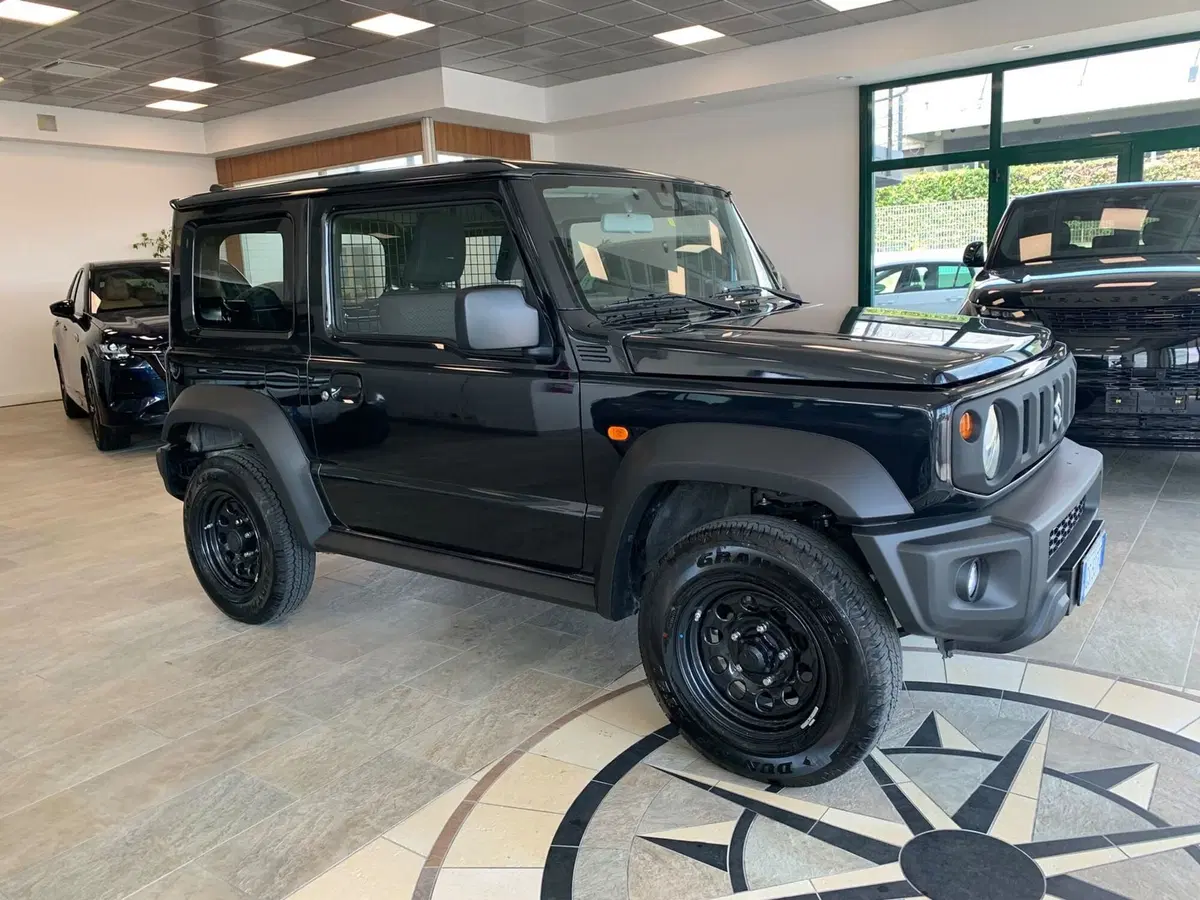 Suzuki Jimny usata a Latina (4)