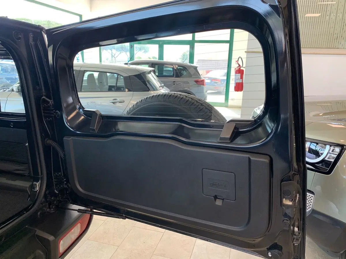 Suzuki Jimny usata a Latina (6)