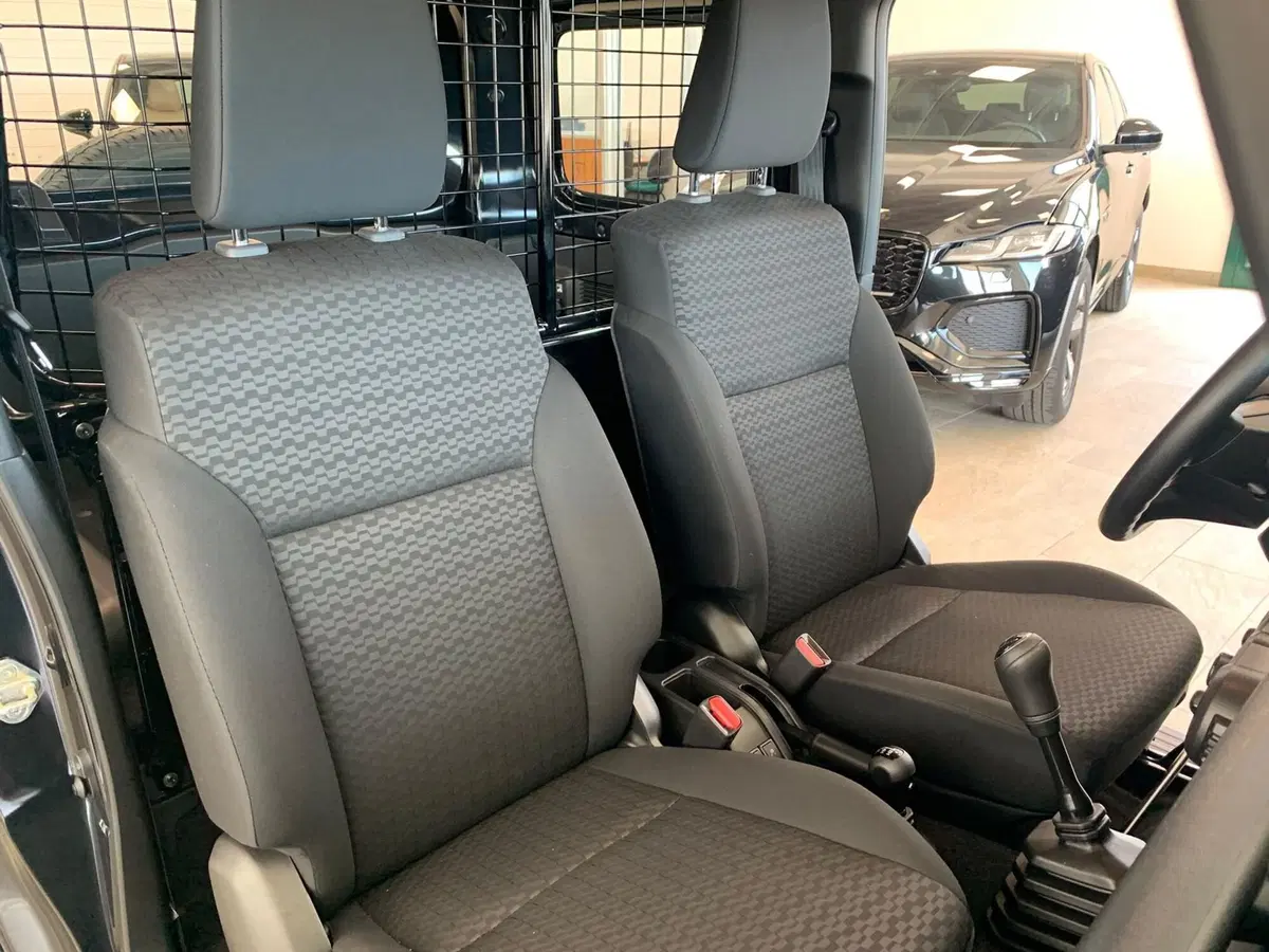Suzuki Jimny usata a Latina (7)