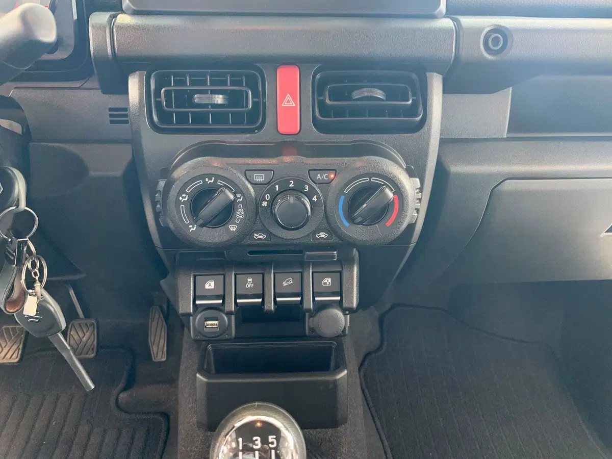 Suzuki Jimny usata a Latina (8)