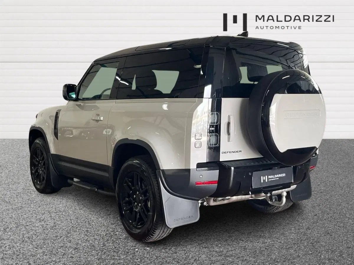 Land Rover Defender nuova a Foggia (4)