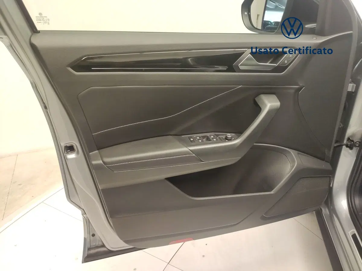 Volkswagen T-Roc usata a Avellino (18)
