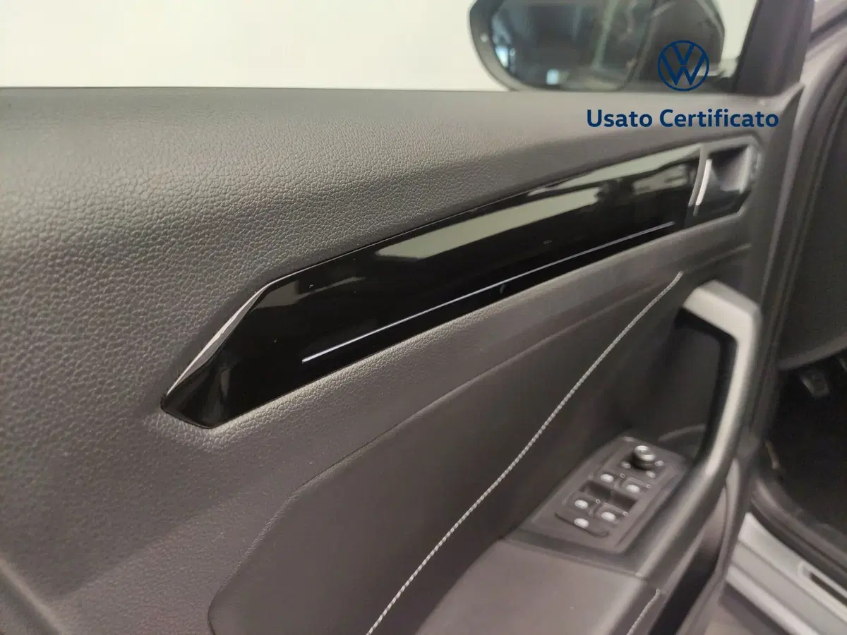 Volkswagen T-Roc usata a Avellino (19)
