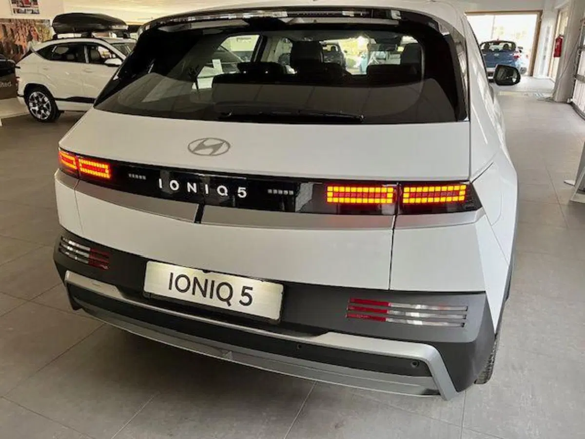 Hyundai Ioniq 5 usata a Verbano Cusio Ossola (13)