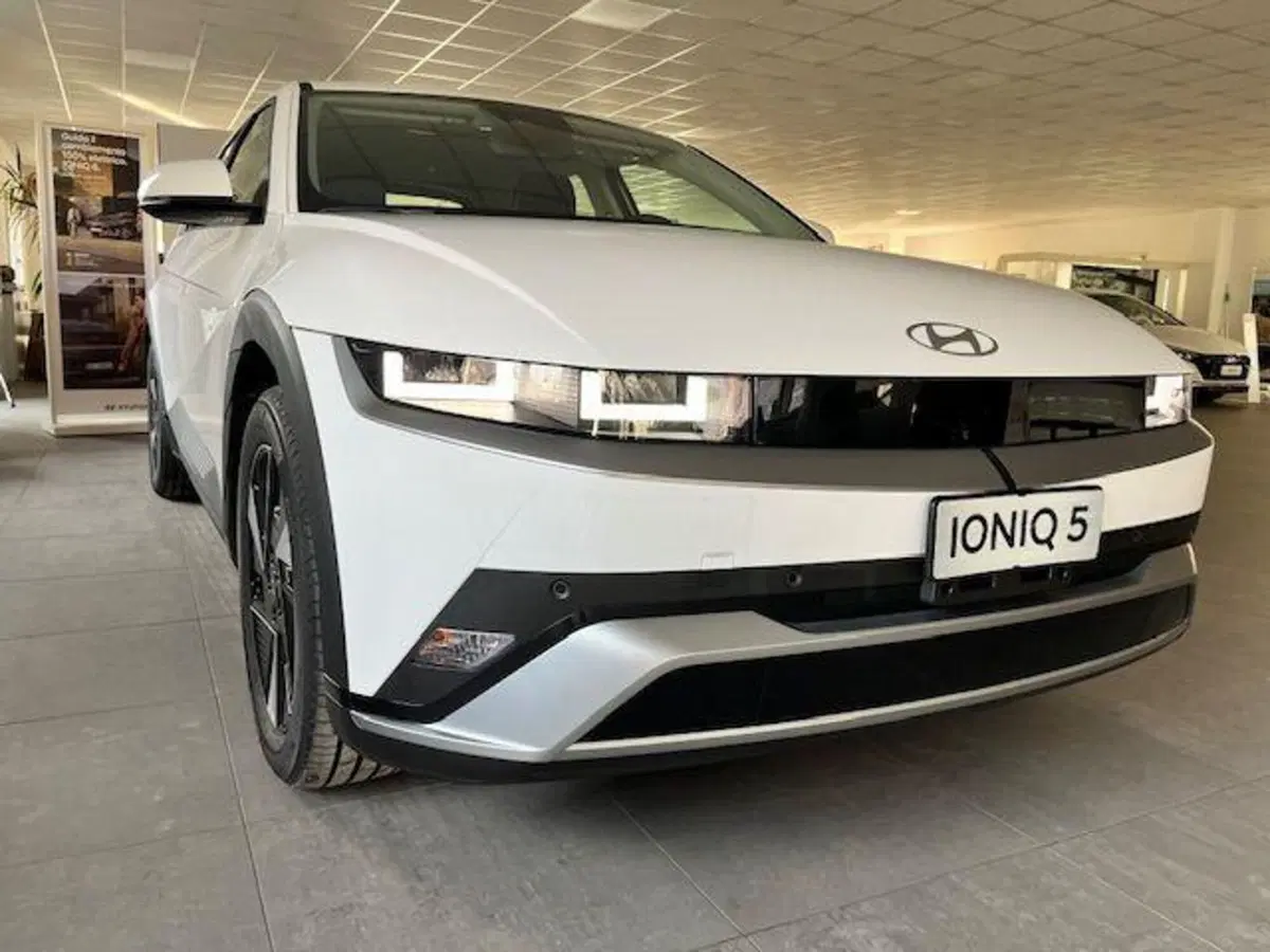 Hyundai Ioniq 5 usata a Verbano Cusio Ossola (16)
