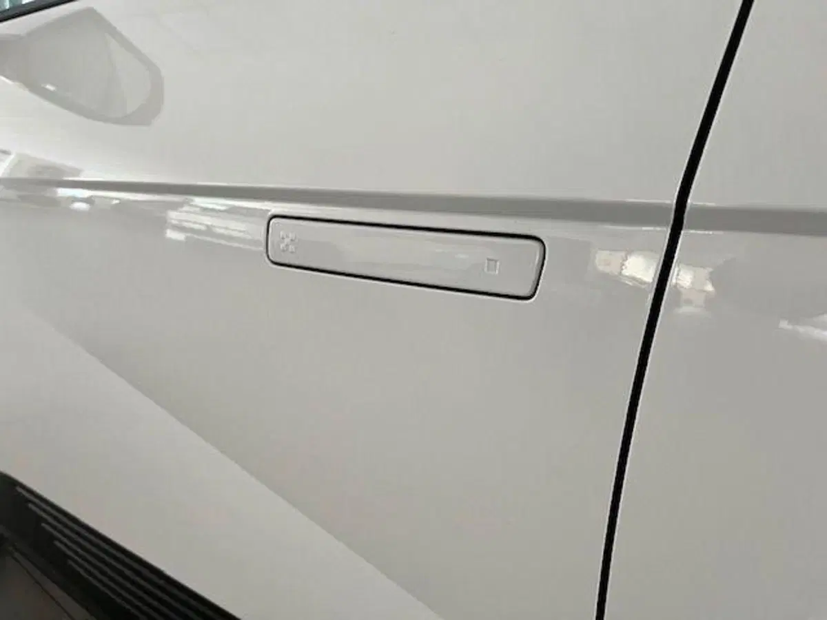 Hyundai Ioniq 5 usata a Verbano Cusio Ossola (2)