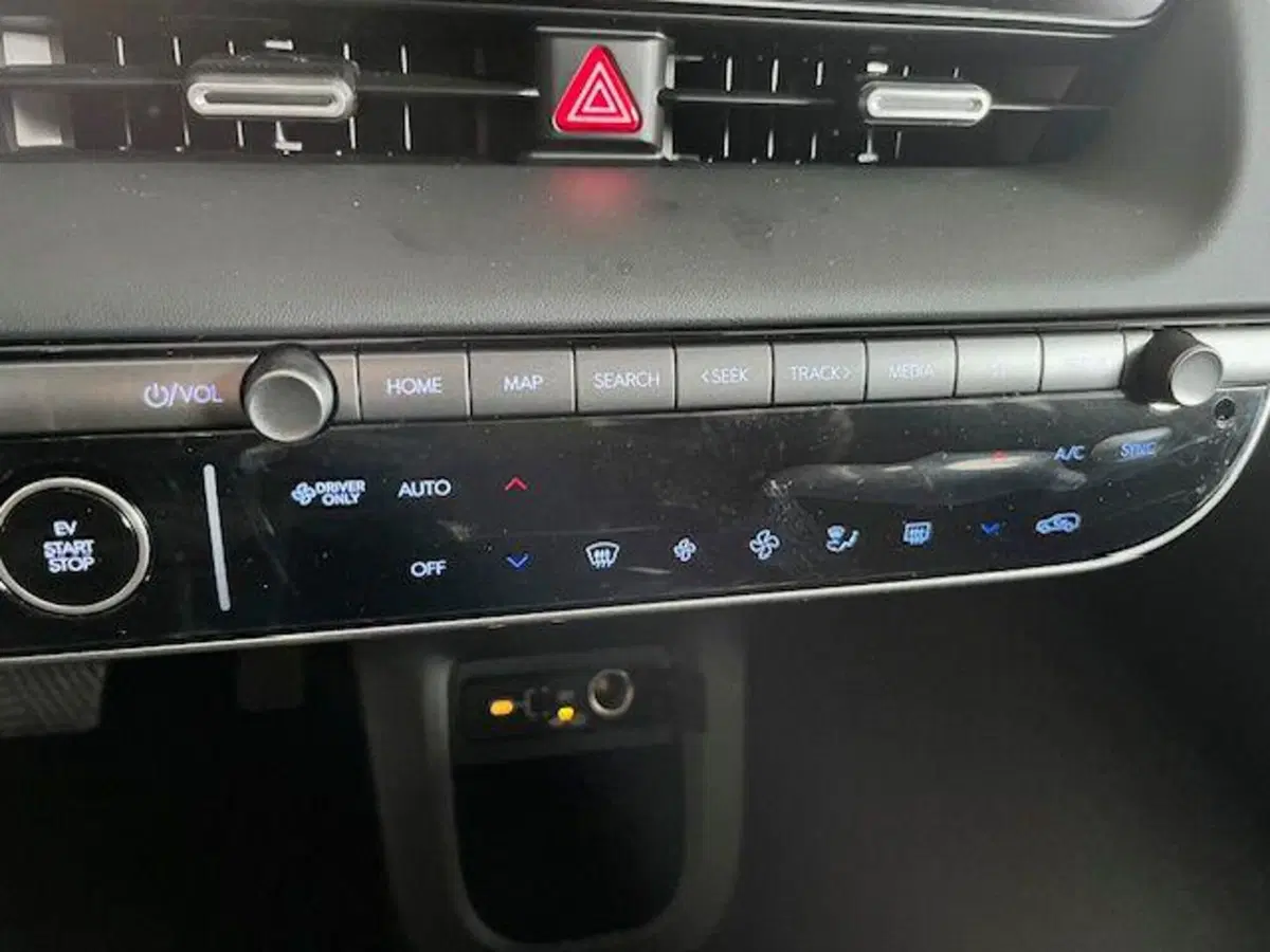 Hyundai Ioniq 5 usata a Verbano Cusio Ossola (6)