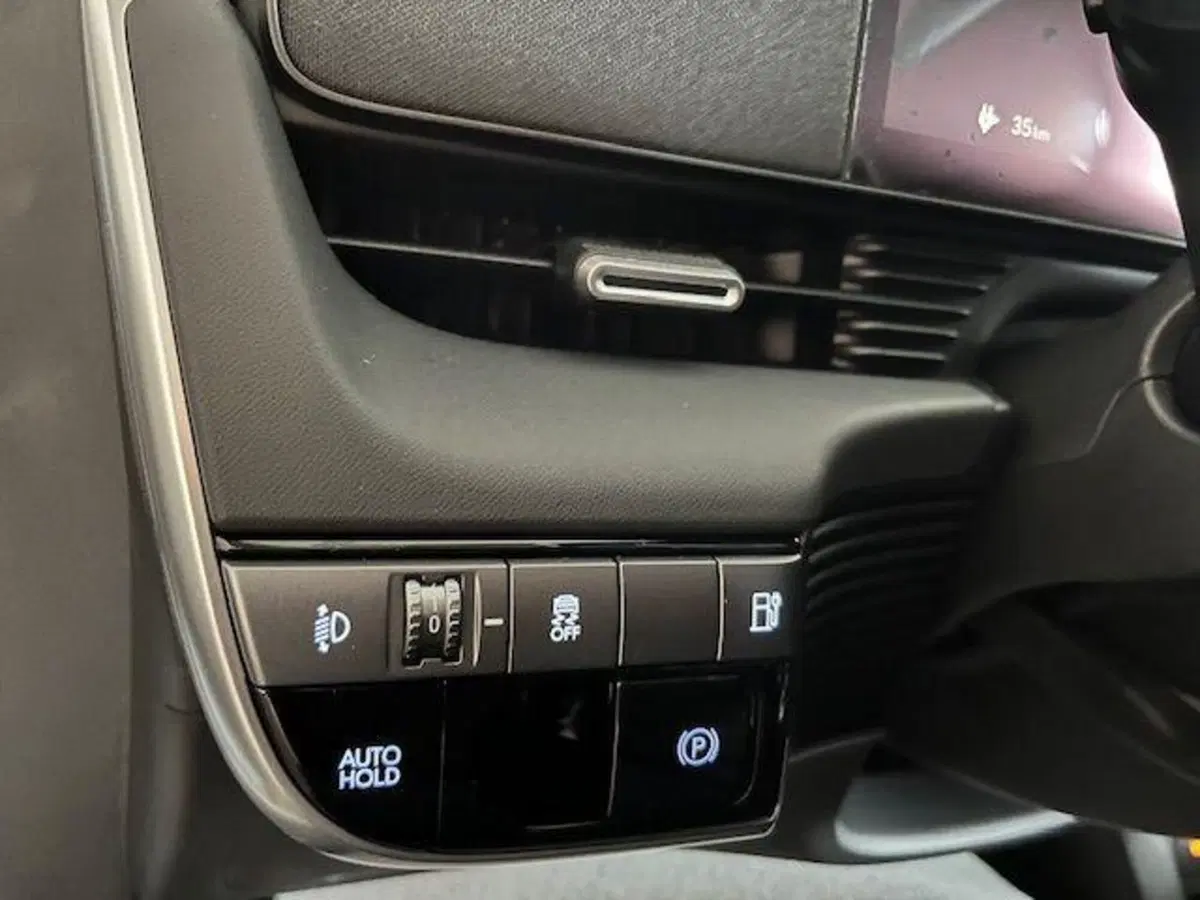 Hyundai Ioniq 5 usata a Verbano Cusio Ossola (9)