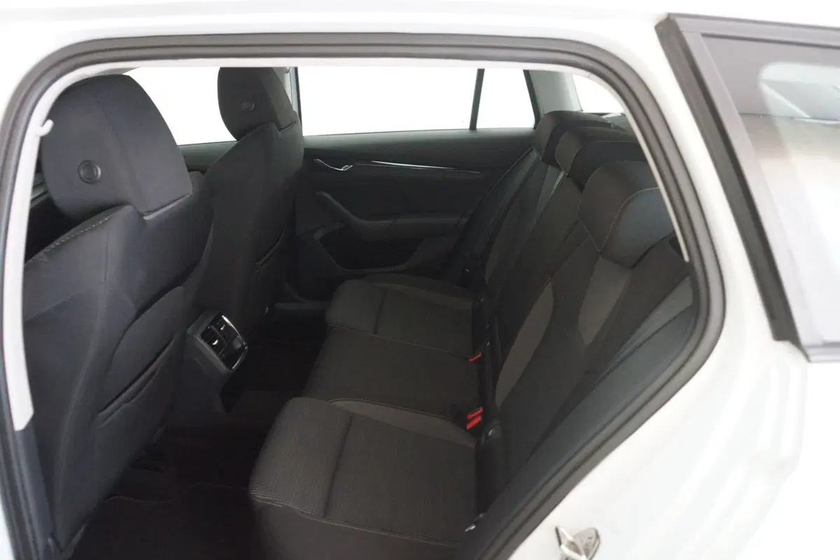 Skoda Octavia Station Wagon usata a Torino (8)