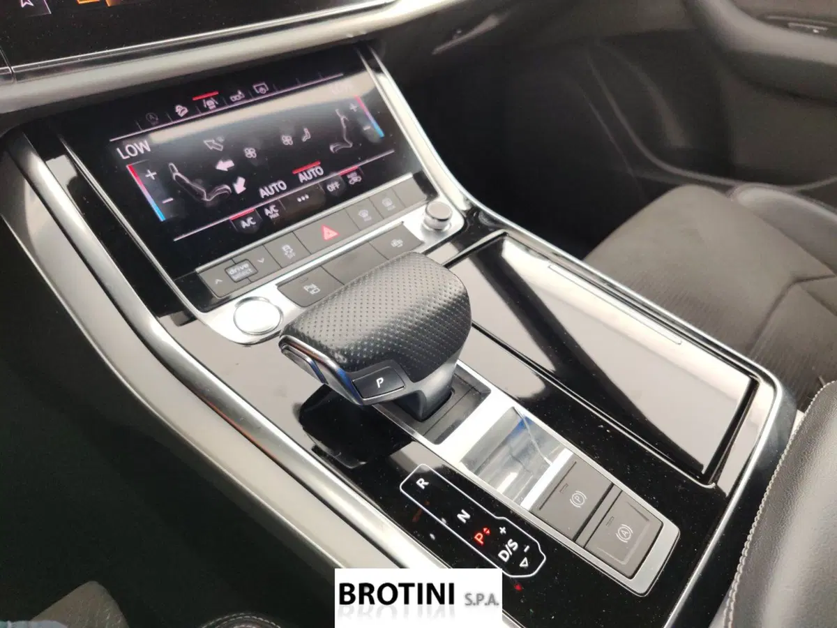 Audi Q8 usata a Massa-Carrara (11)