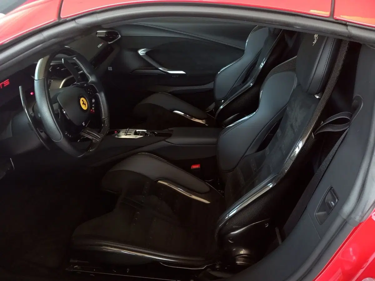 Ferrari 296 Spider usata a Ancona (13)