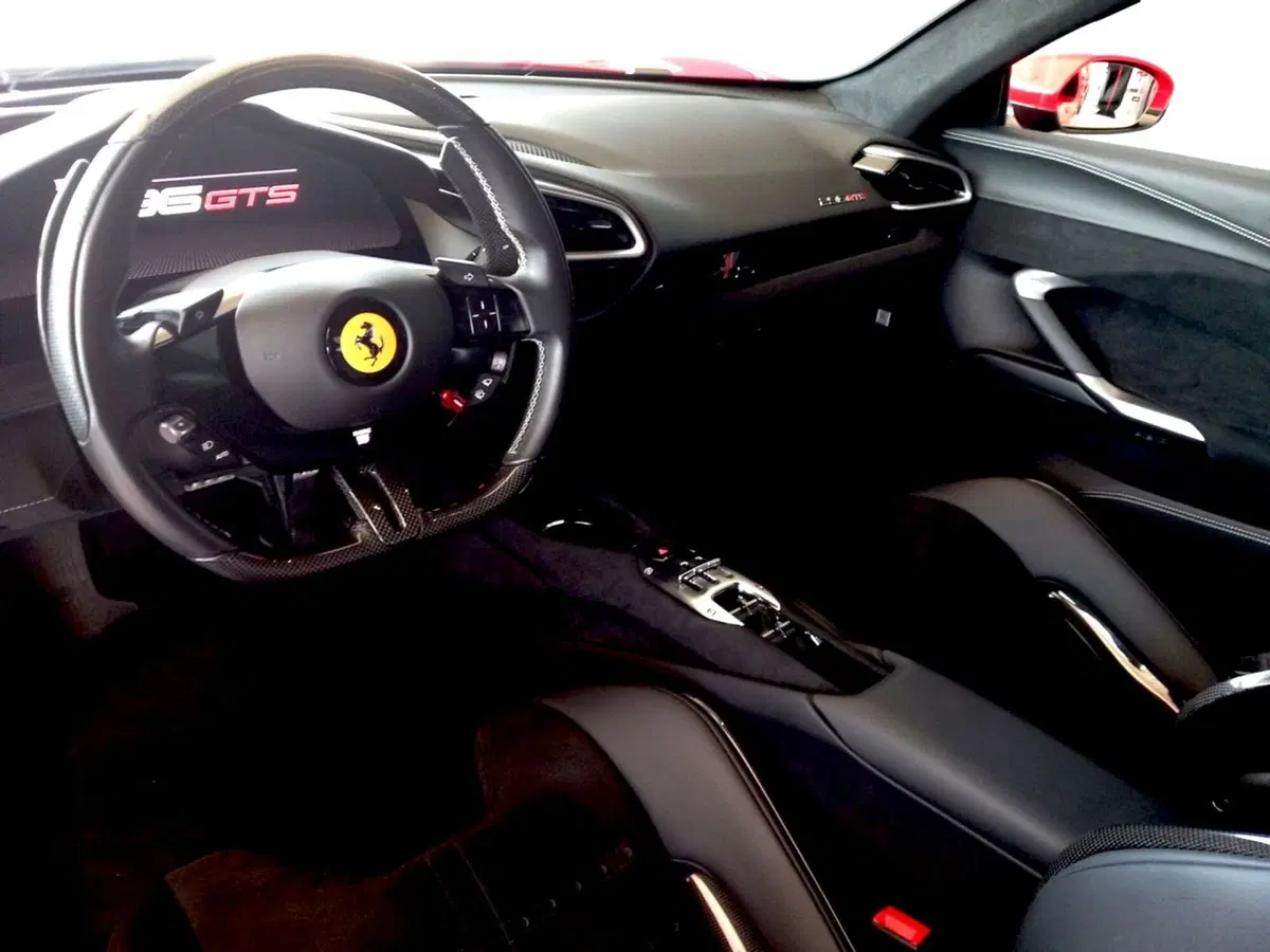 Ferrari 296 Spider usata a Ancona (14)