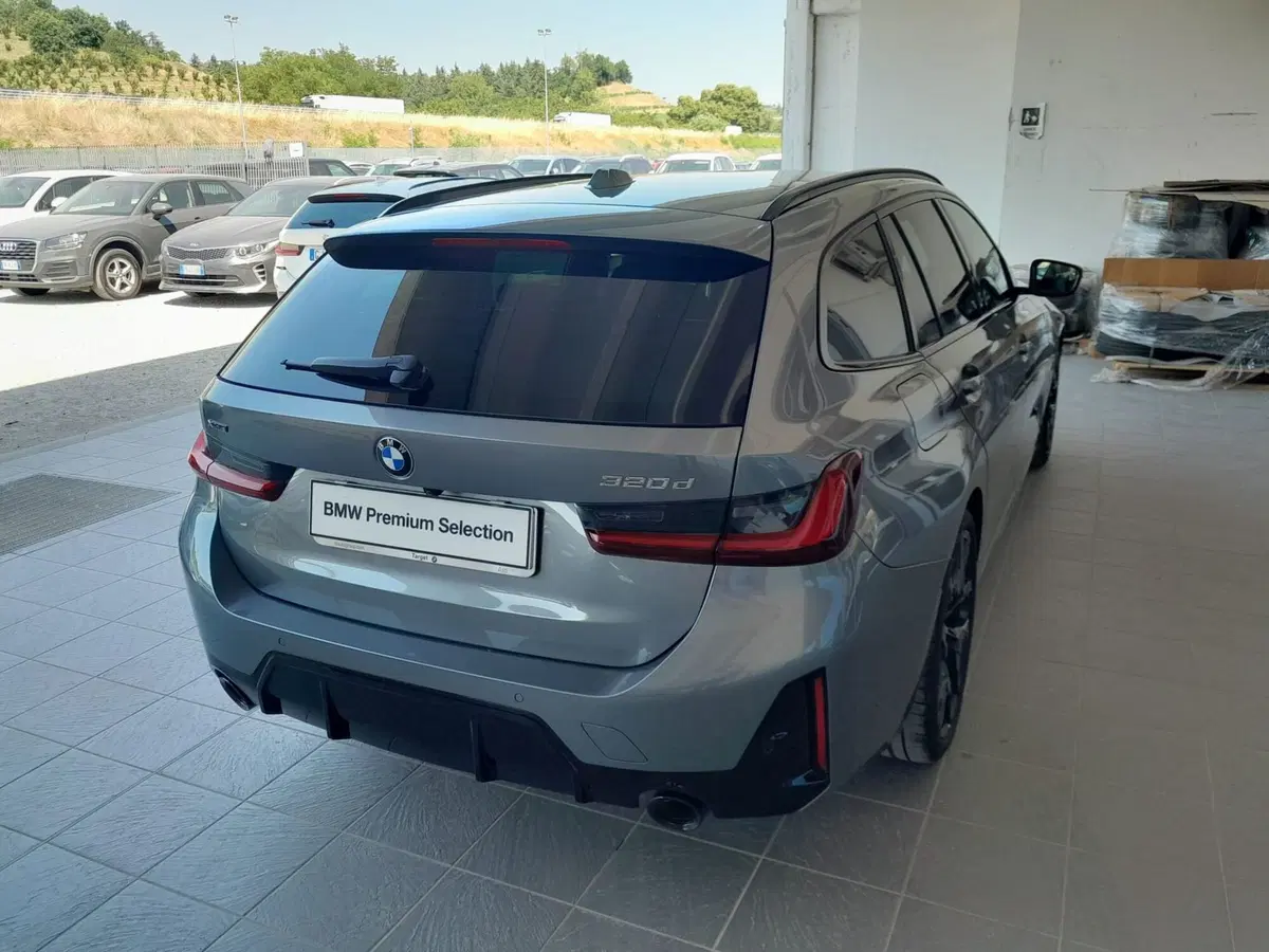 BMW Serie 3 Touring usata a Asti (7)