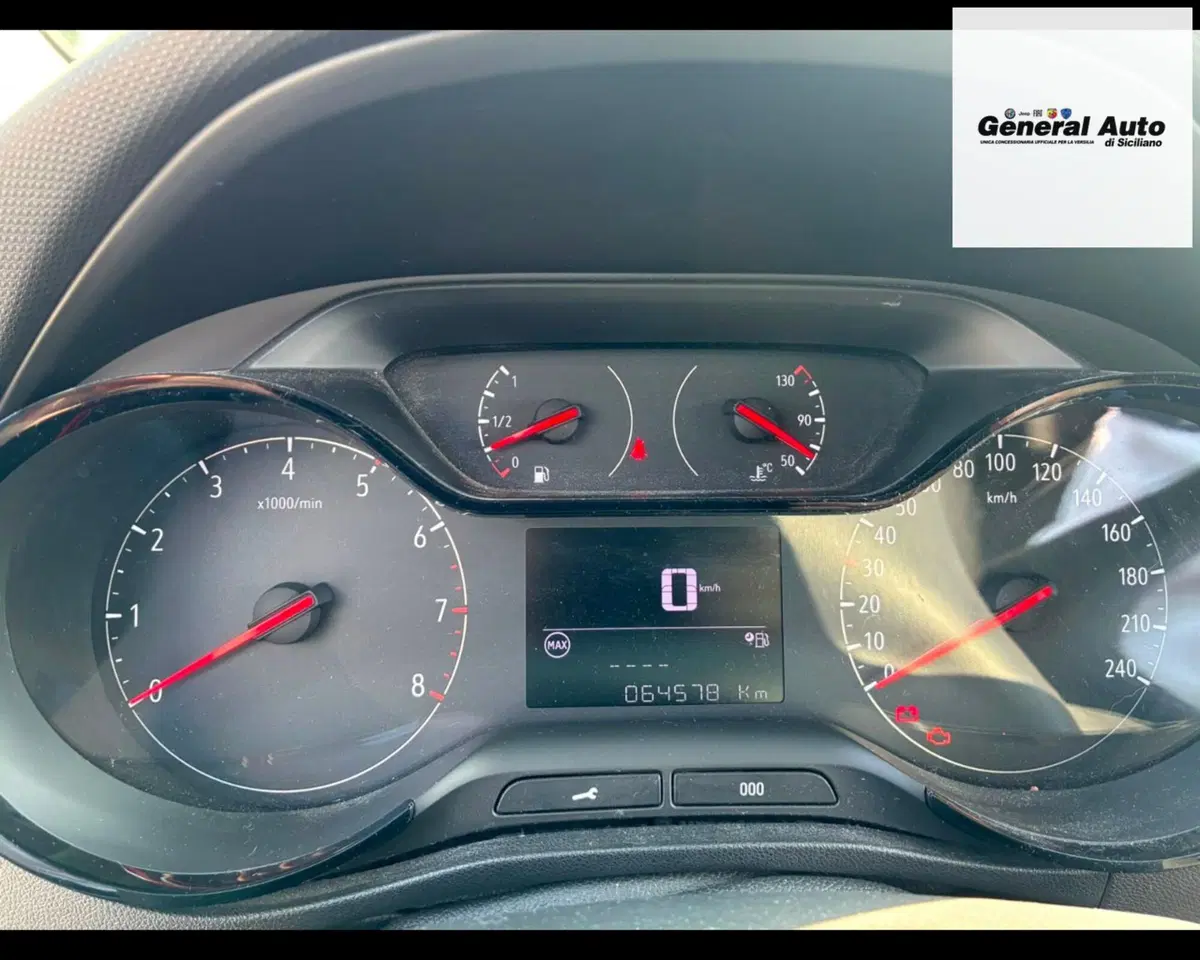 Opel Crossland X usata a Lucca (11)