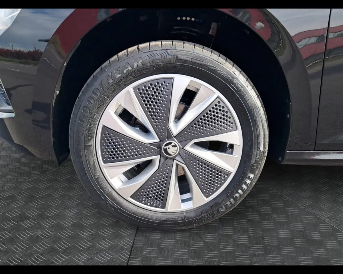 Skoda Kamiq nuova a Ravenna (9)