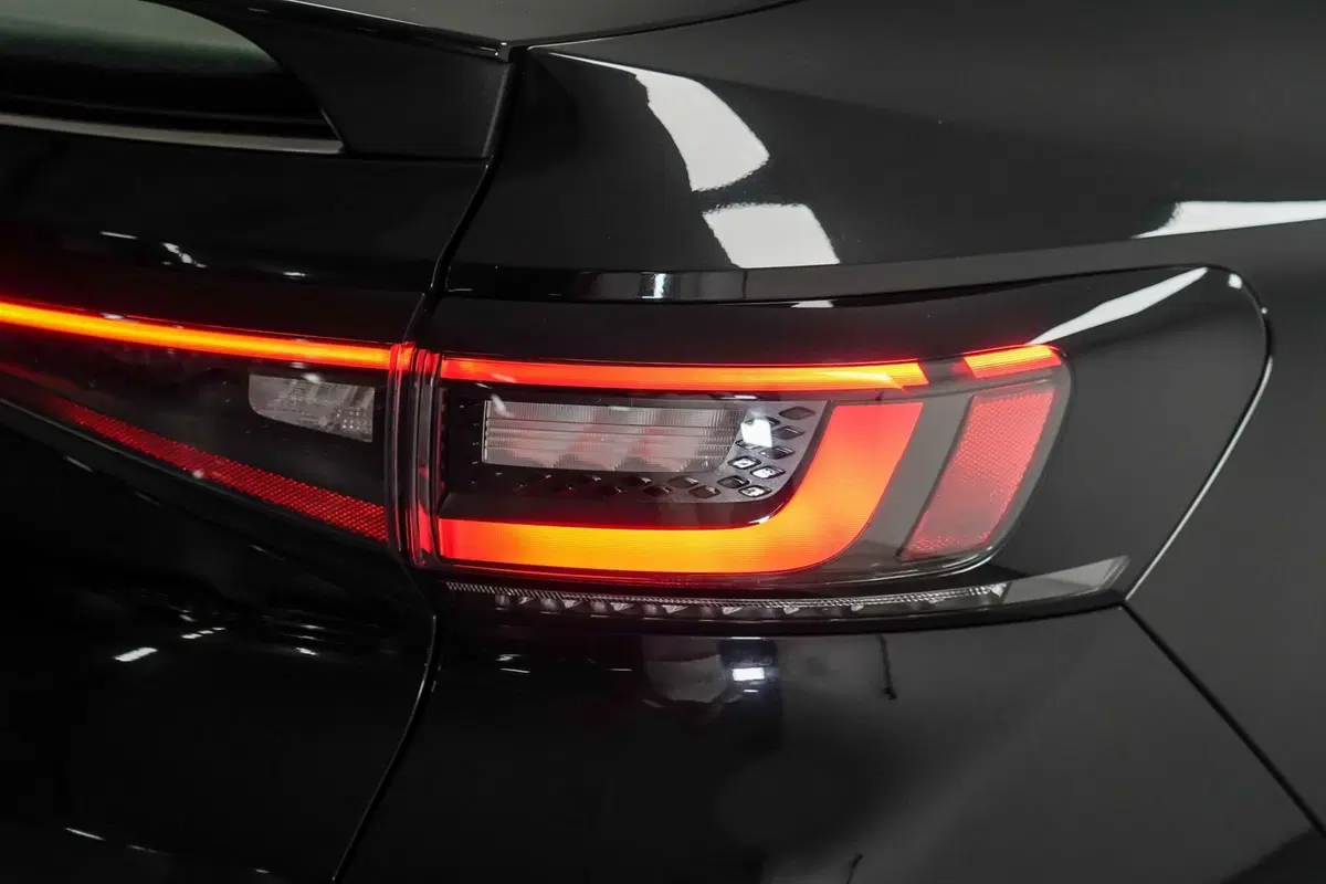 Volkswagen ID.5 usata a Varese (8)