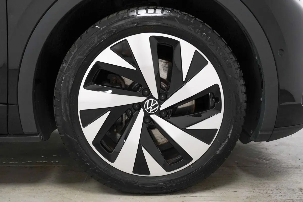 Volkswagen ID.5 usata a Varese (9)