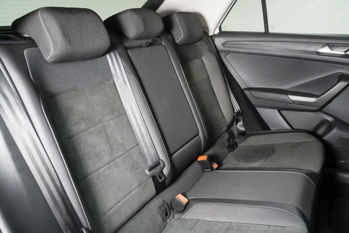 Volkswagen T-Roc usata a Varese (13)