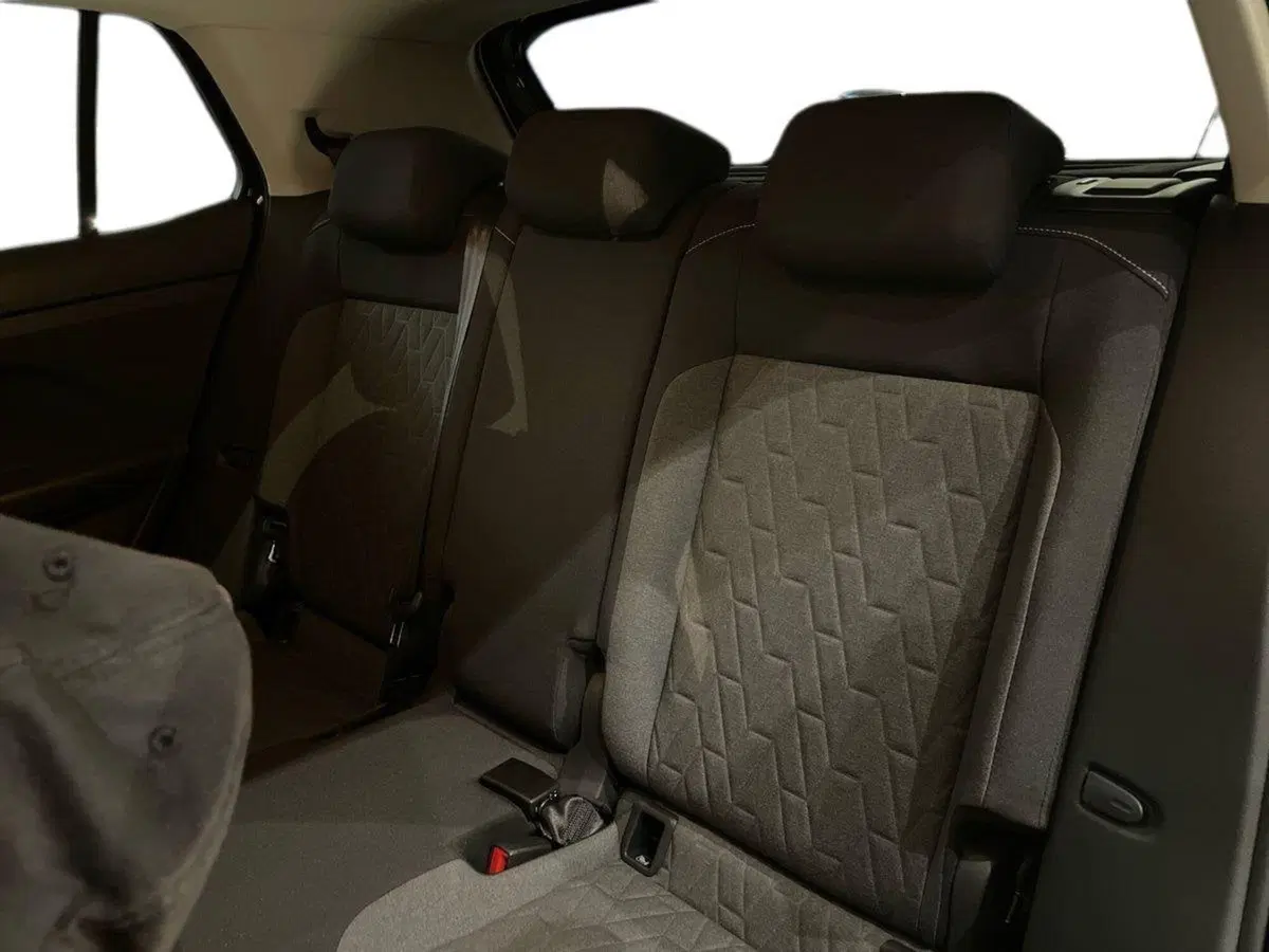 Volkswagen T-Cross nuova a Prato (12)